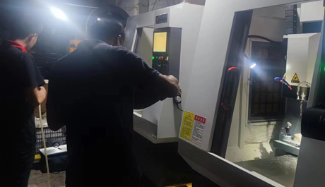 壓鑄工廠實用化壓鑄件的自動去毛刺機 壓鑄工廠實用化壓鑄件的自動去毛刺機